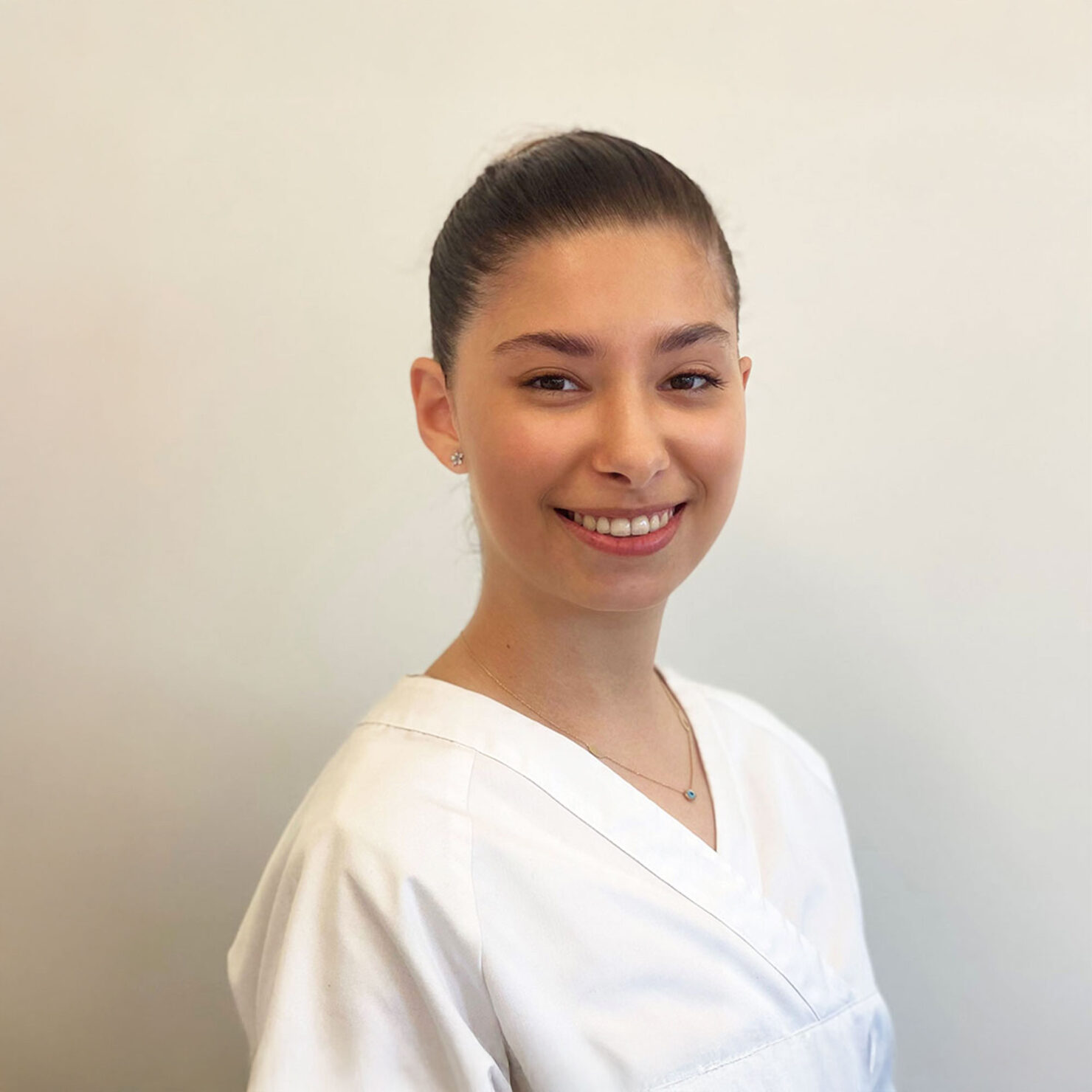 Portraits-Niusha-Karkhaneh