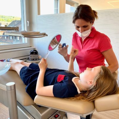 Kinder Zahn Behandlung Kinderpraxis Zahnarzt Kieferorthopaede Zuerich