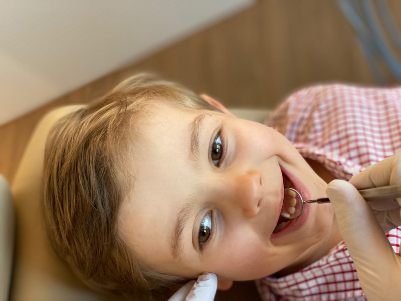 Kinder Zahnarzt Praxis Kieferorthopaedisches Zentrum Zuerich Oerlikon Schweiz